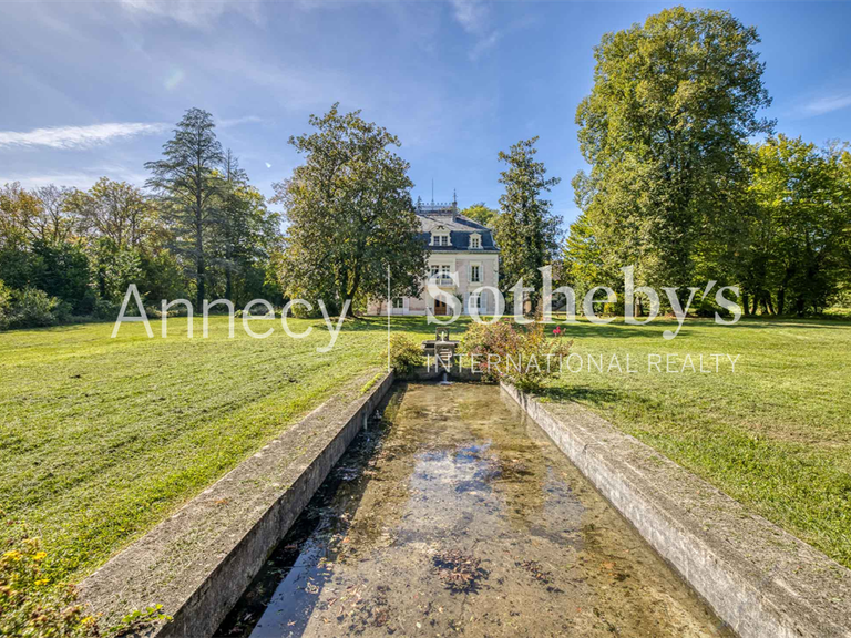 Maison Massignieu-de-Rives - 10 chambres - 467m²