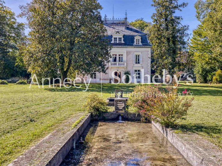 Maison Massignieu-de-Rives - 10 chambres - 467m²