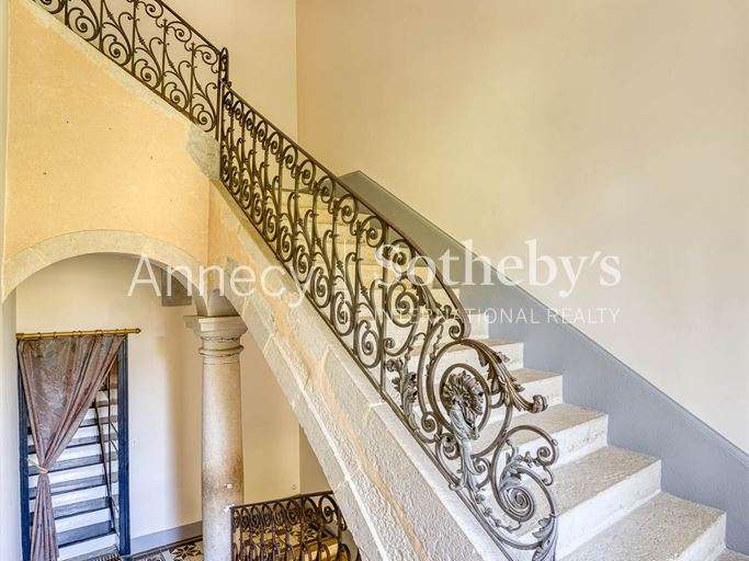 Maison Massignieu-de-Rives - 10 chambres - 467m²