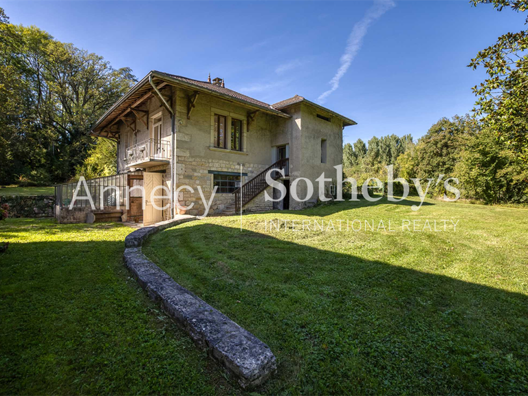 Maison Massignieu-de-Rives - 10 chambres - 467m²