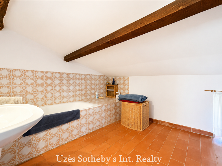 Maison Uzès - 6 chambres - 201m²