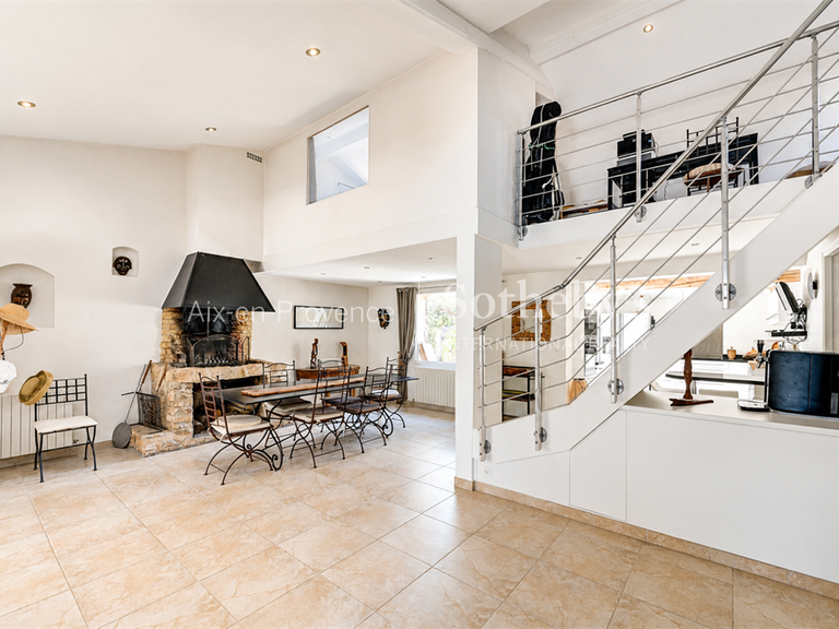 Maison Lauris - 6 chambres - 240m²