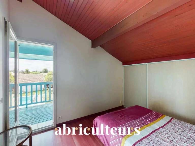 Maison Saint-Vincent-de-Tyrosse - 4 chambres - 160m²