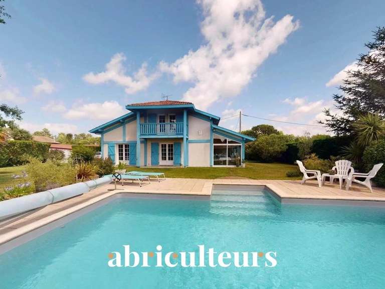 Maison Saint-Vincent-de-Tyrosse - 4 chambres - 160m²