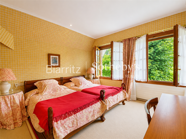 Maison Hendaye - 4 chambres - 516m²