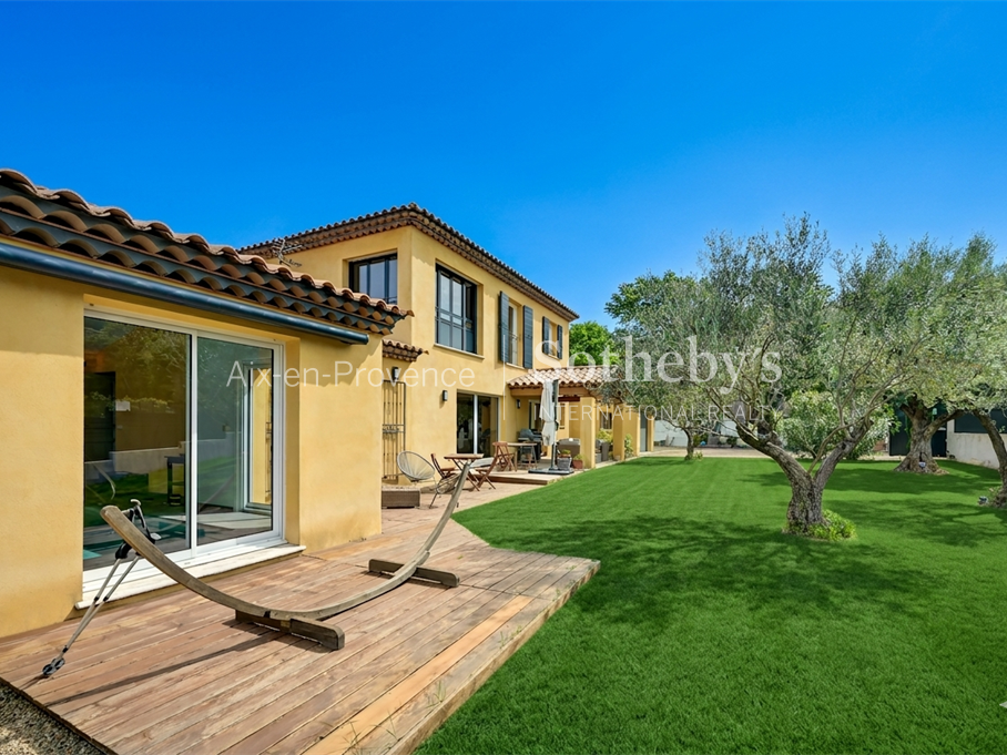 House Bouc-Bel-Air