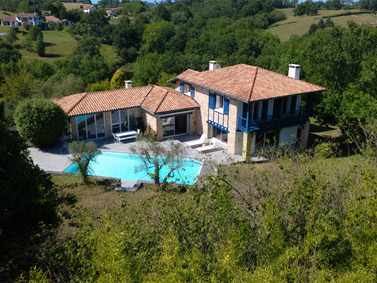 Maison Urrugne - 5 chambres - 254m²