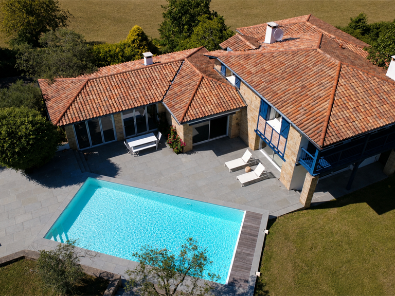 Maison Urrugne - 5 chambres - 254m²