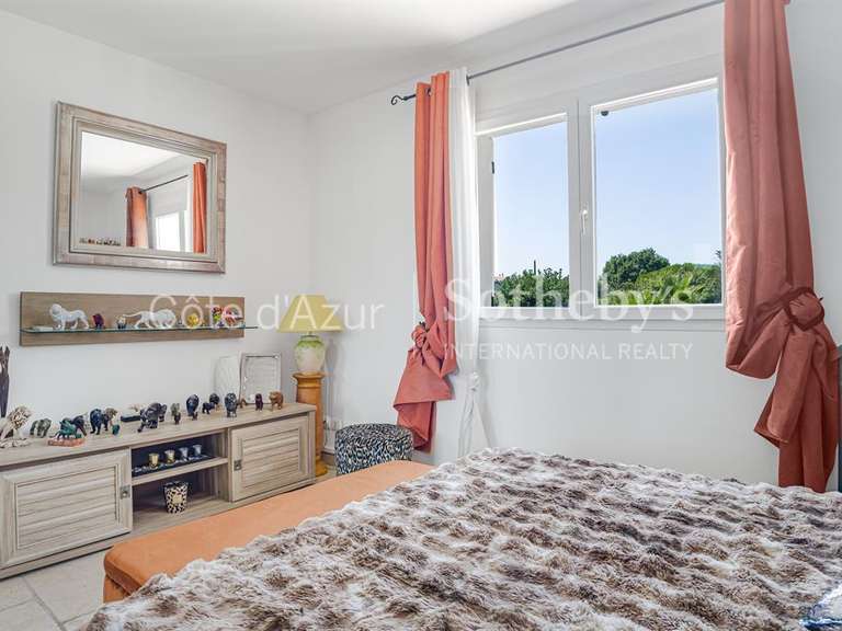 Maison Mouans-Sartoux - 4 chambres - 256m²
