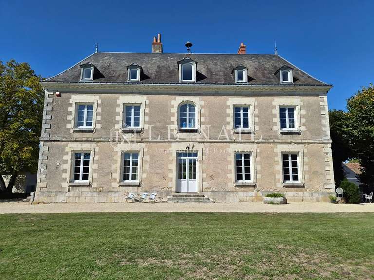 Property Tours - 6 bedrooms - 288m²