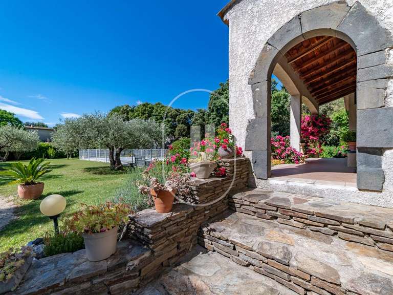 House Saint-Quentin-la-Poterie - 4 bedrooms - 138m²