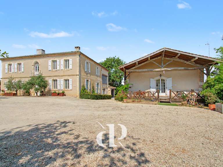 Maison Mauvezin - 11 chambres