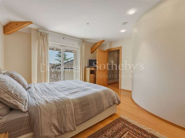 Maison Divonne-les-Bains - 5 chambres - 518m²