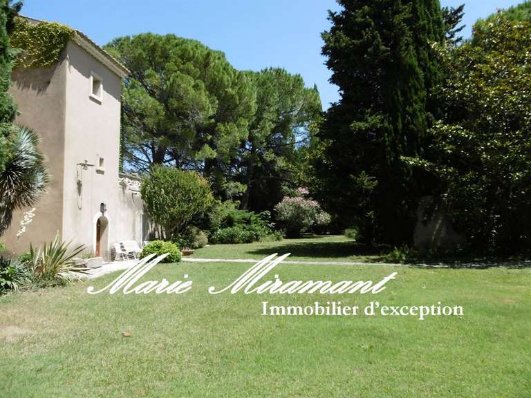 Propriété Orange - 8 chambres - 350m²