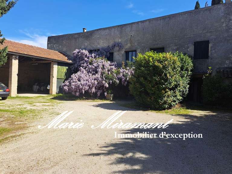 Propriété Orange - 8 chambres - 350m²
