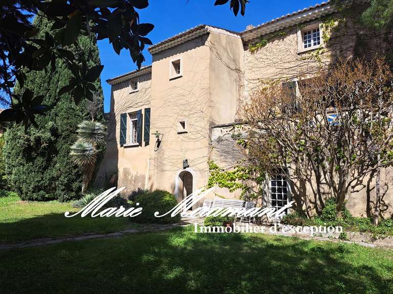 Propriété Orange - 8 chambres - 350m²