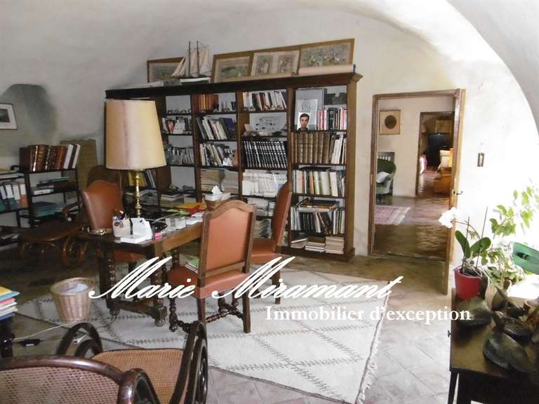 Propriété Orange - 8 chambres - 350m²