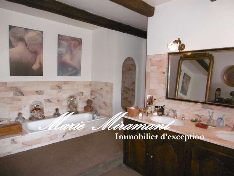 Propriété Orange - 8 chambres - 350m²
