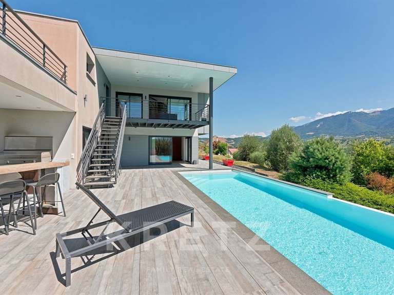 Maison Annecy - 4 chambres - 288m²