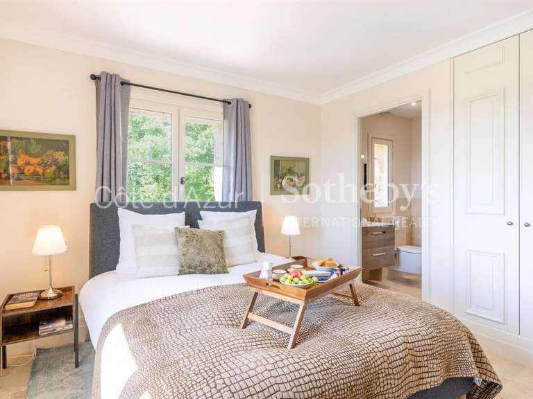 Maison Tourrettes - 5 chambres - 327m²