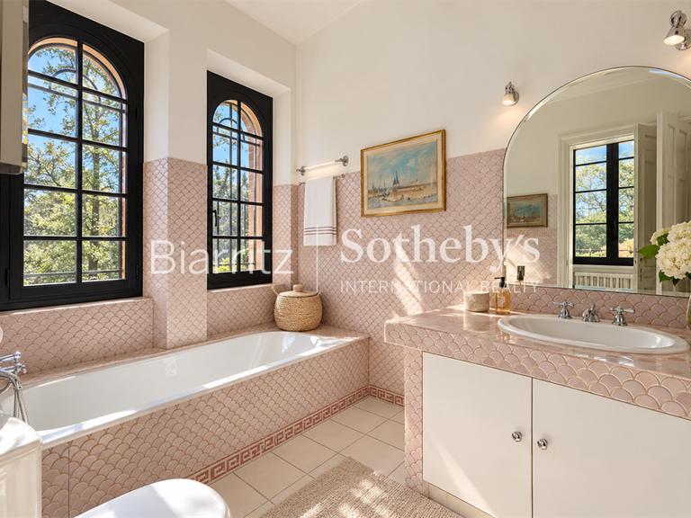 Maison Anglet - 7 chambres - 340m²