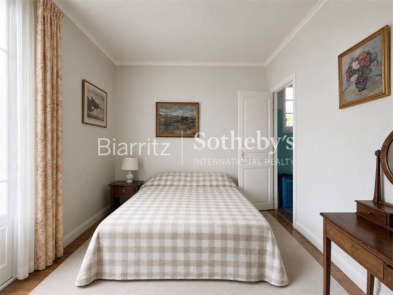 Maison Biarritz - 6 chambres - 338m²