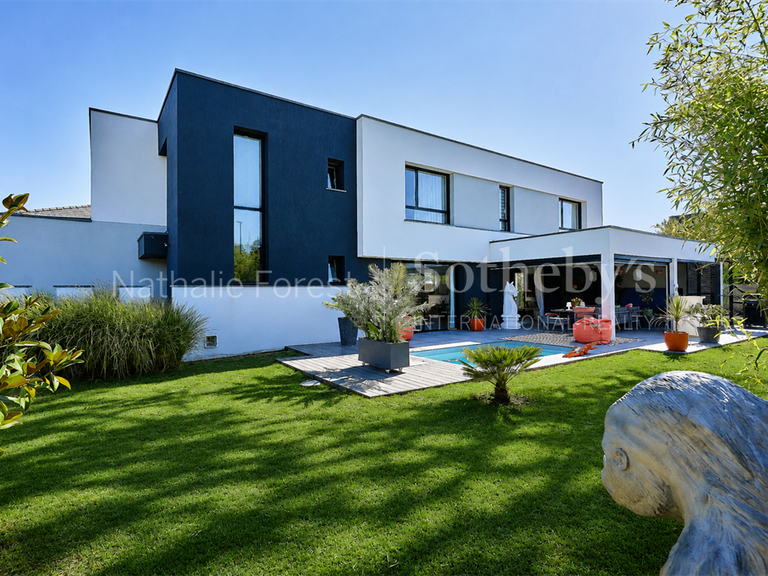 Maison Cappelle-en-Pévèle - 4 chambres - 217m²