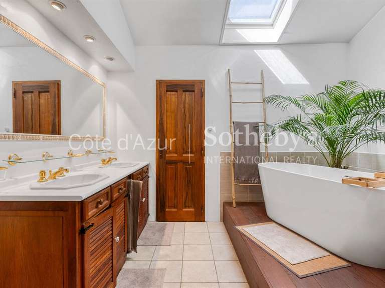 Maison Montauroux - 3 chambres - 250m²