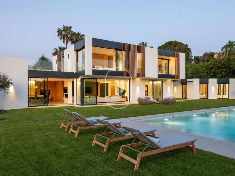 Villa Cap-d-antibes - 7 bedrooms - 479m²