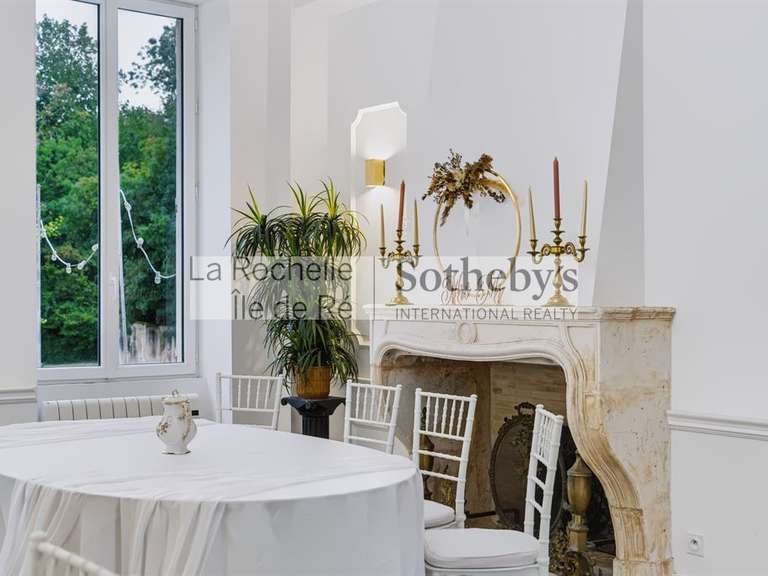 Maison Saint-Hippolyte - 768m²
