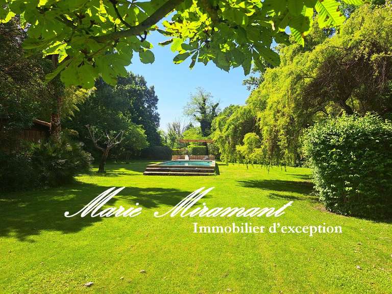 Maison Avignon - 5 chambres - 300m²