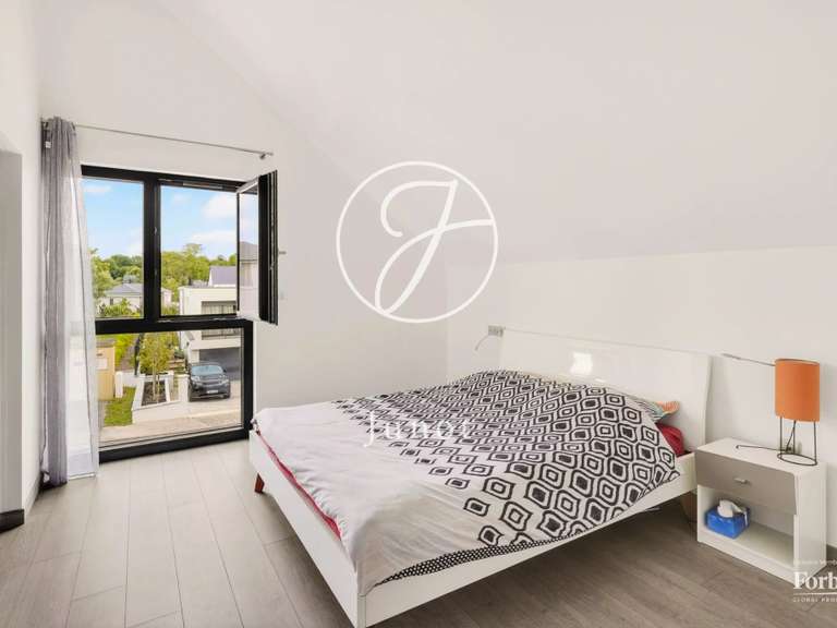 Maison Crespières - 4 chambres - 240m²