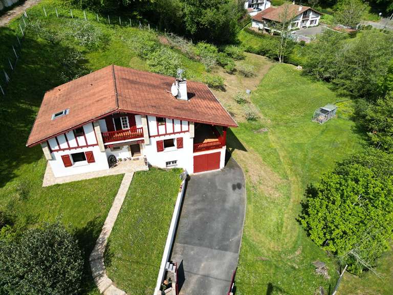 Maison Biriatou - 4 chambres - 167m²