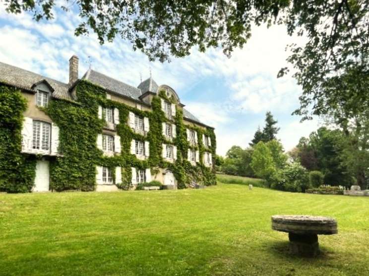 Maison Chaudes-Aigues - 9 chambres - 372m²