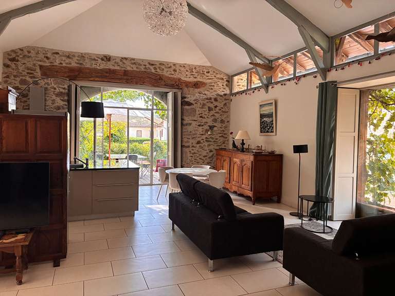 Maison Saint-Étienne-de-Maurs - 4 chambres - 243m²