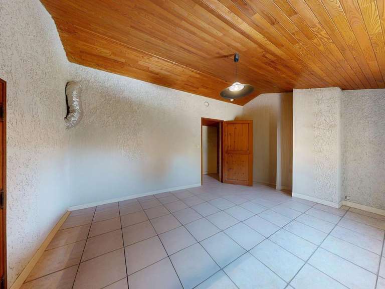 Maison Lagnes - 6 chambres - 200m²