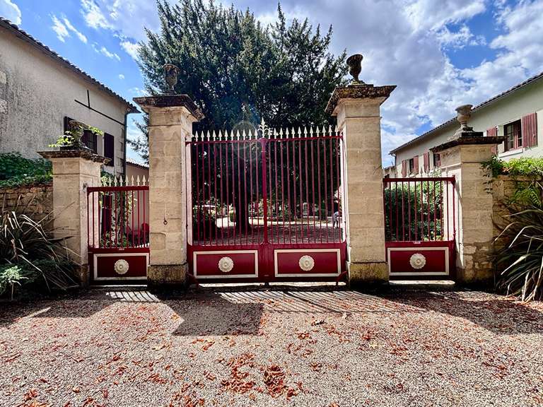 Maison Chef-Boutonne - 14 chambres - 565m²
