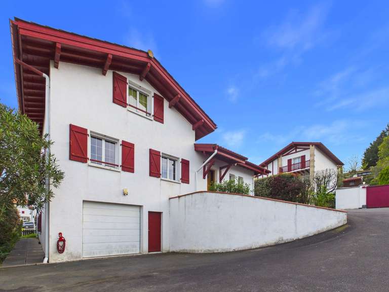 Maison Larressore - 4 chambres - 157m²