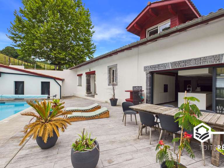 Maison Hasparren - 9 chambres - 350m²
