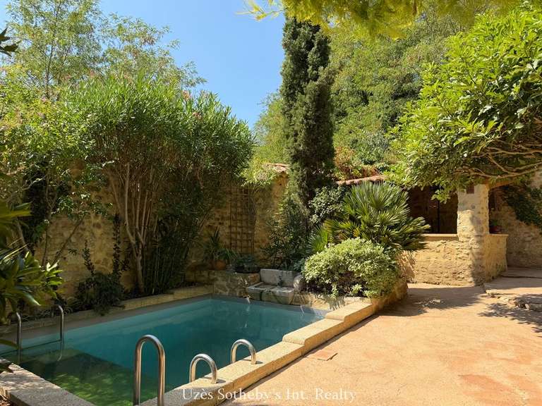 Propriété Sabran - 16 chambres - 670m²