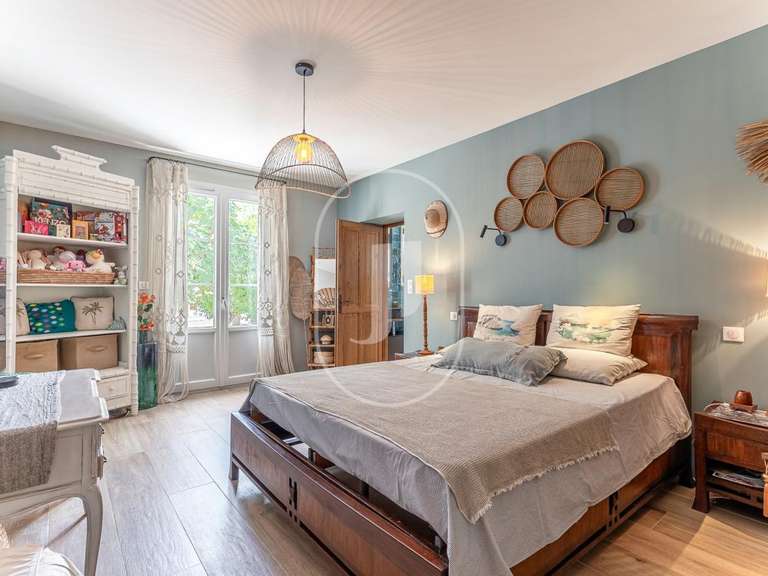Villa L'Isle-sur-la-Sorgue - 5 bedrooms - 248m²