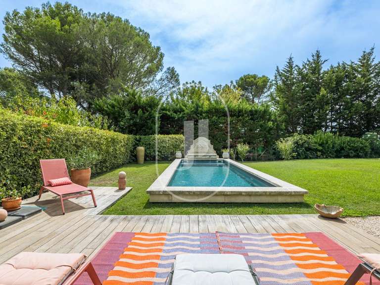 Villa L'Isle-sur-la-Sorgue - 5 bedrooms - 248m²