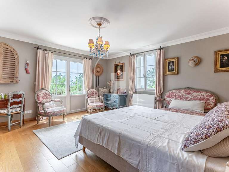 Villa L'Isle-sur-la-Sorgue - 5 bedrooms - 248m²