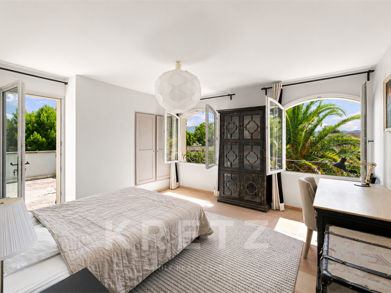 House Saint-Rémy-de-Provence - 7 bedrooms - 300m²