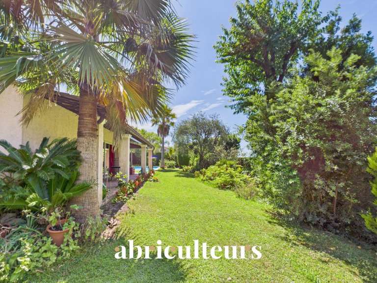 Maison La Colle-sur-Loup - 5 chambres - 275m²