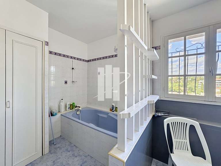 Maison Saint-Raphaël - 5 chambres - 210m²