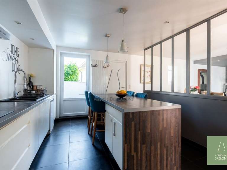 Maison Croissy-sur-Seine - 5 chambres - 205m²