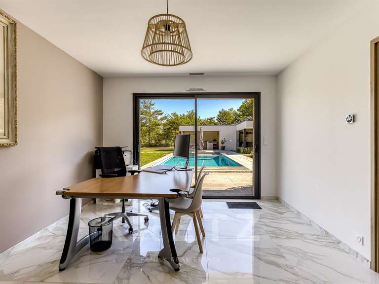 Maison Gréoux-les-Bains - 4 chambres - 300m²