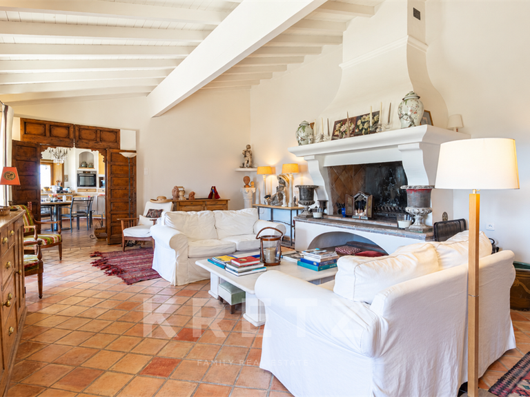Maison Mérindol-les-Oliviers - 4 chambres - 228m²