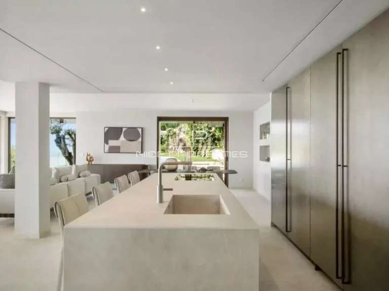 Villa Roquebrune-Cap-Martin - 5 chambres - 300m²